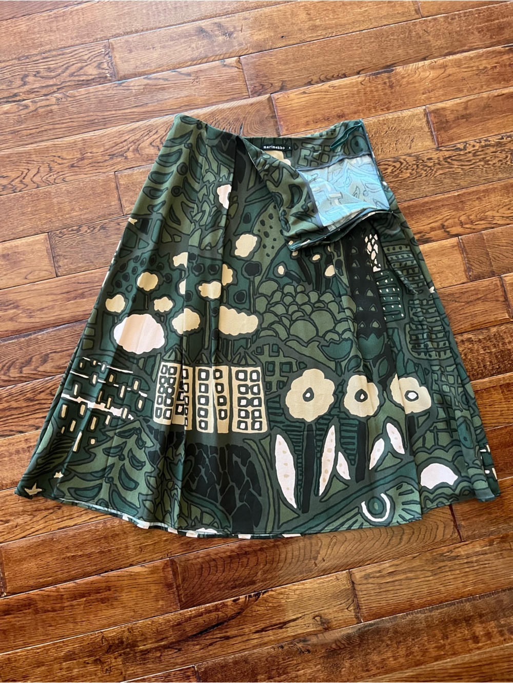 Marimekko Green and Cream Graphic A-Line Skirt - Picture 5 of 16